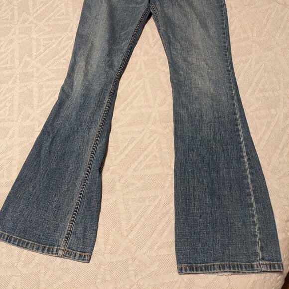 Levi Strauss Boho Low Rise Flare Jean (size 8) - Picture 3 of 4
